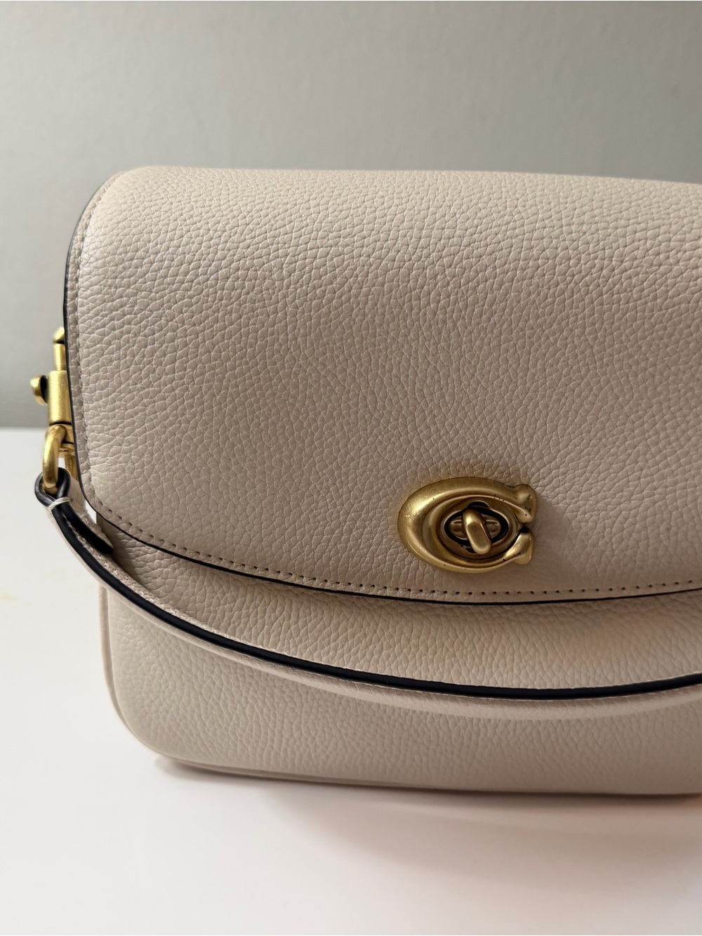 Classic Cream coach Leather Shoulder Bag with Turn-Lock